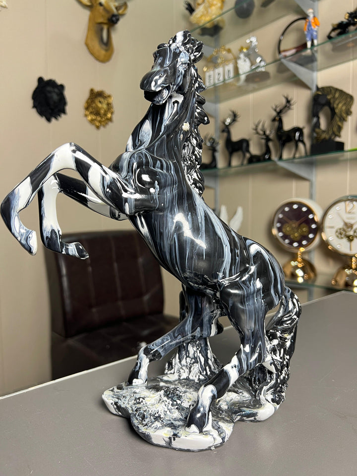Premium Horse Décor – White & Black Paint (14 Inches)